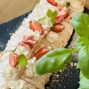 Rolada bezowa z kremem mascarpone i owocami